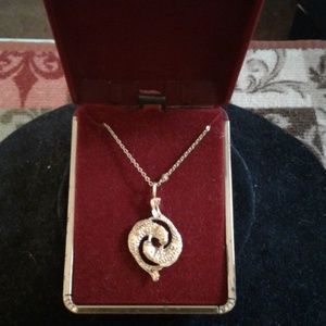 Ladies Horoscope necklace(NWOT)"Holiday Special"